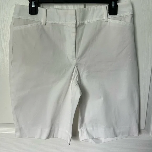 Talbots White Bermuda Perfect Short Size 6 - Picture 10 of 10